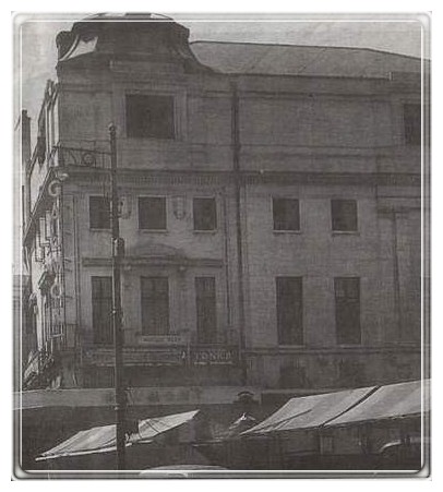 pichouse2a.JPG (21480 bytes)