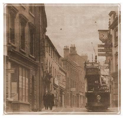 giles.tram.JPG (26454 bytes)